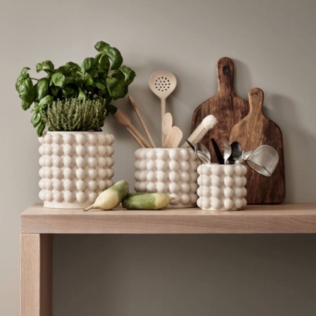 Plant Pot with Bubbles - Beige - H&M Home - 24.99$ affordable plant pot planter brooklyn interior designer