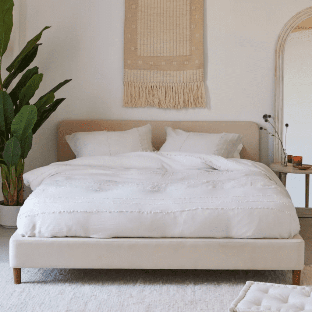 Riley Platform bed - Urban Outfitters - 699$ affordable bed frame brooklyn interior designer